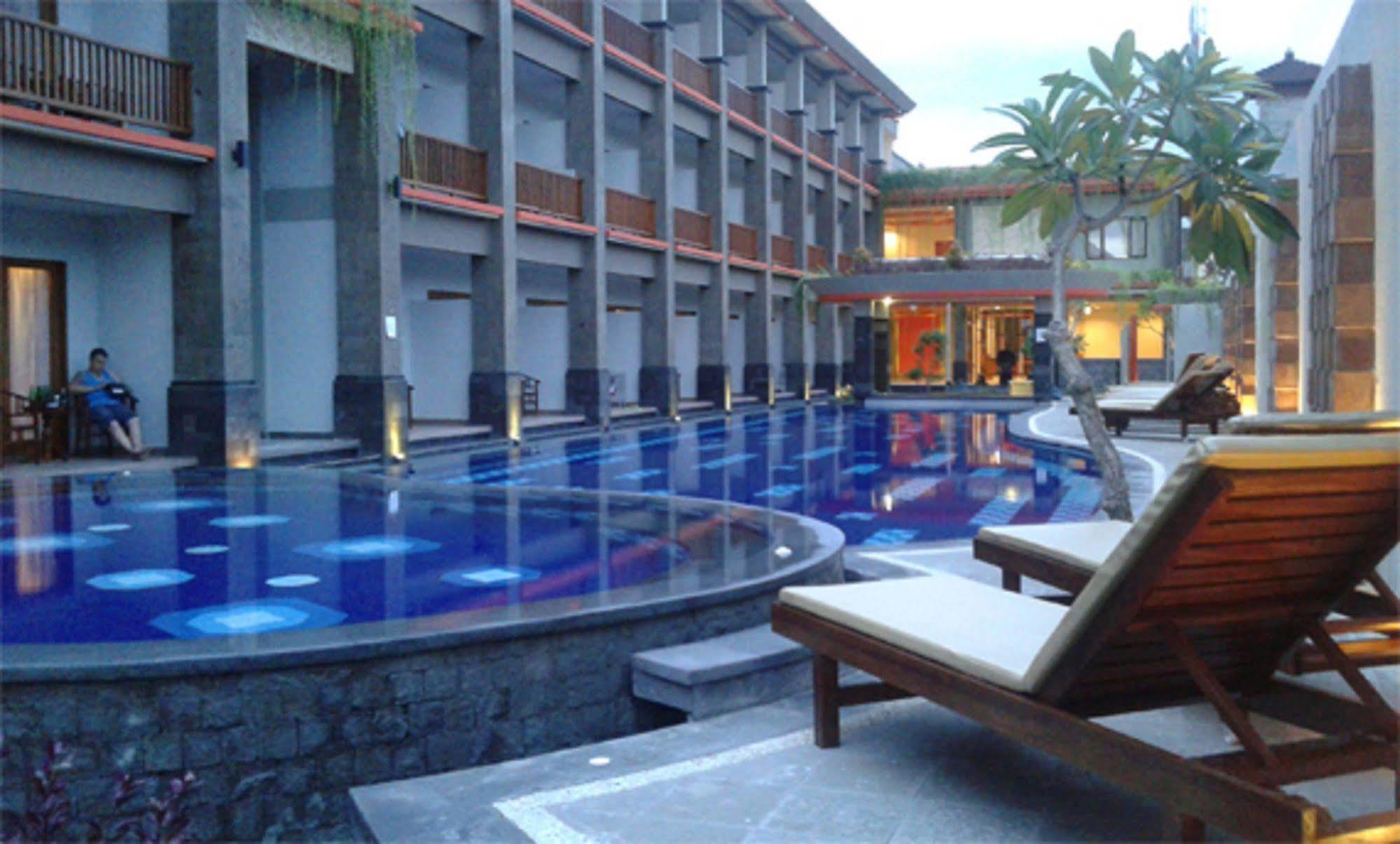 Grand Sinar Indah Hotel Legian Exterior foto